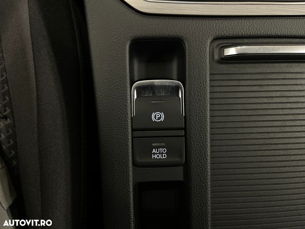 Volkswagen Passat 2.0 TDI Advance - 22