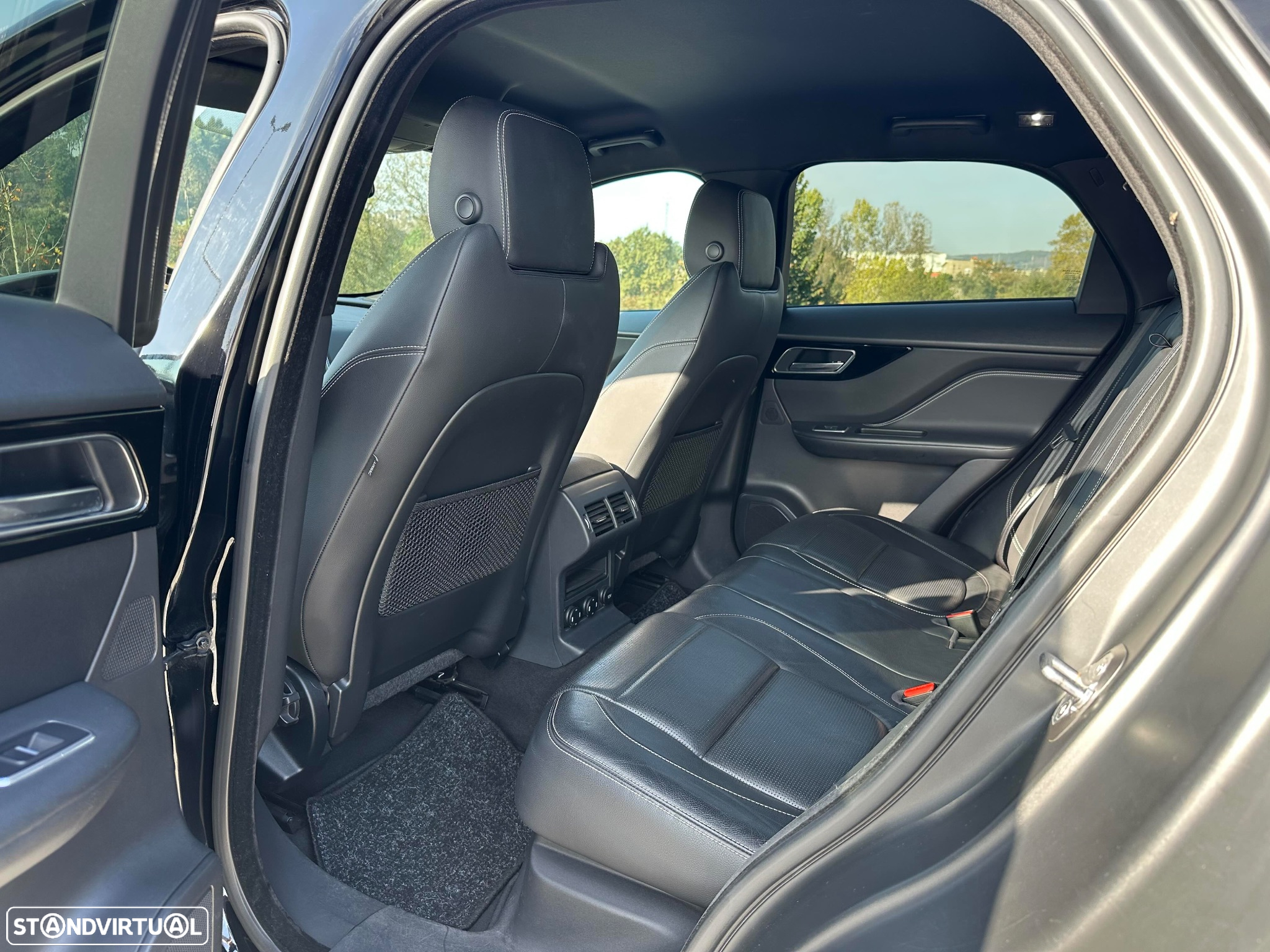 Jaguar F-Pace 2.0 i4D R-Sport - 16