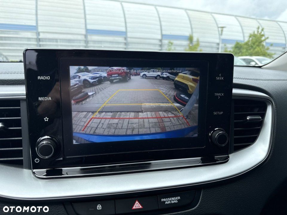 Kia Ceed - 10