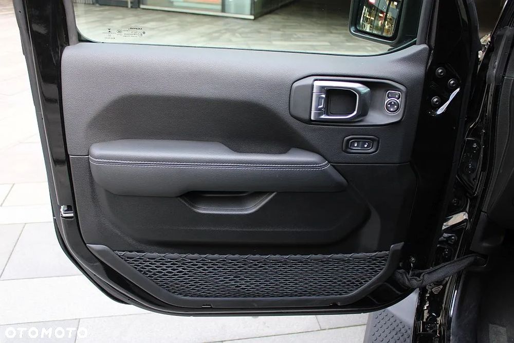 Jeep Wrangler Unlimited 2.0 4xe Plug-In Hybrid Softtop Sahara - 35