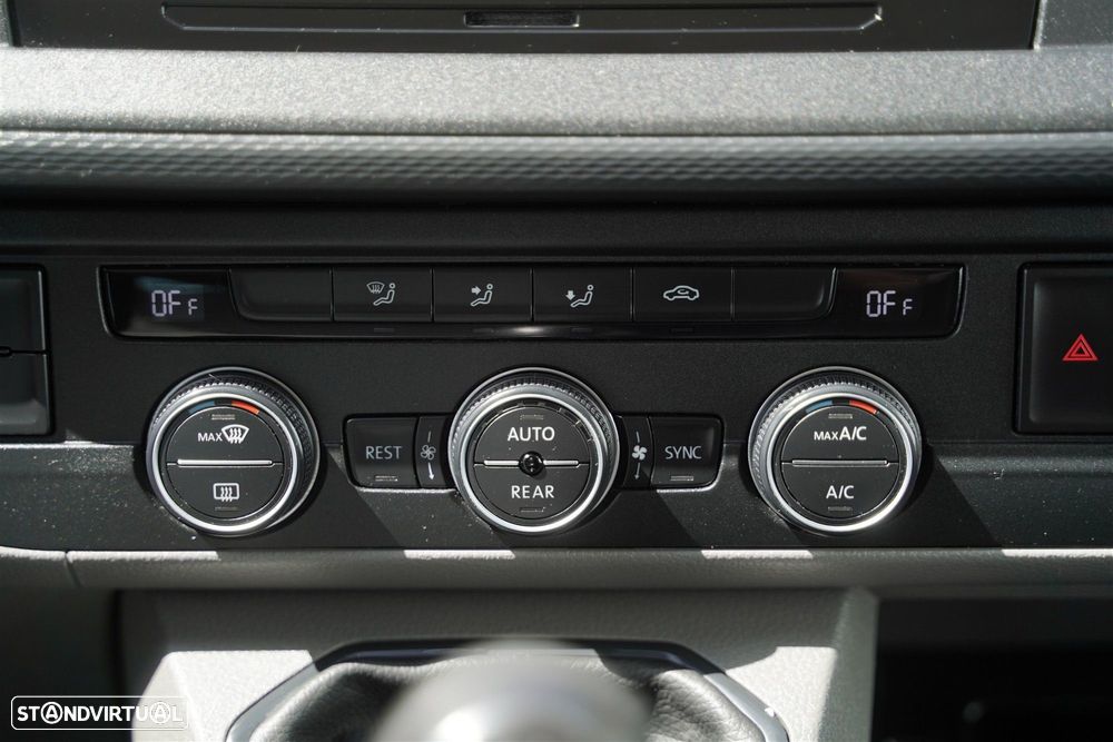 VW Caravelle 2.0 TDi BM Longa Comfortline - 23