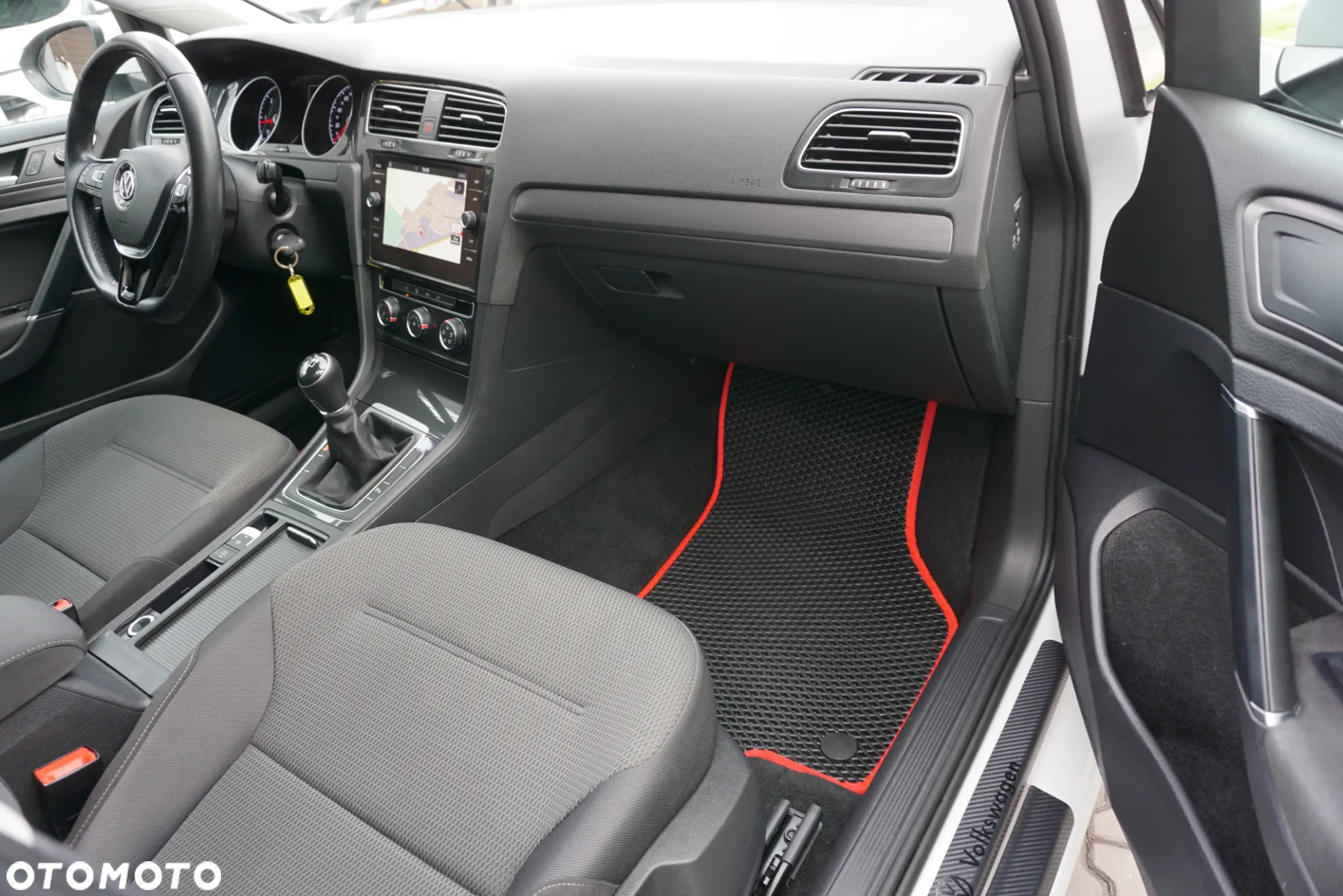 Volkswagen Golf 1.6 TDI SCR Comfortline - 16