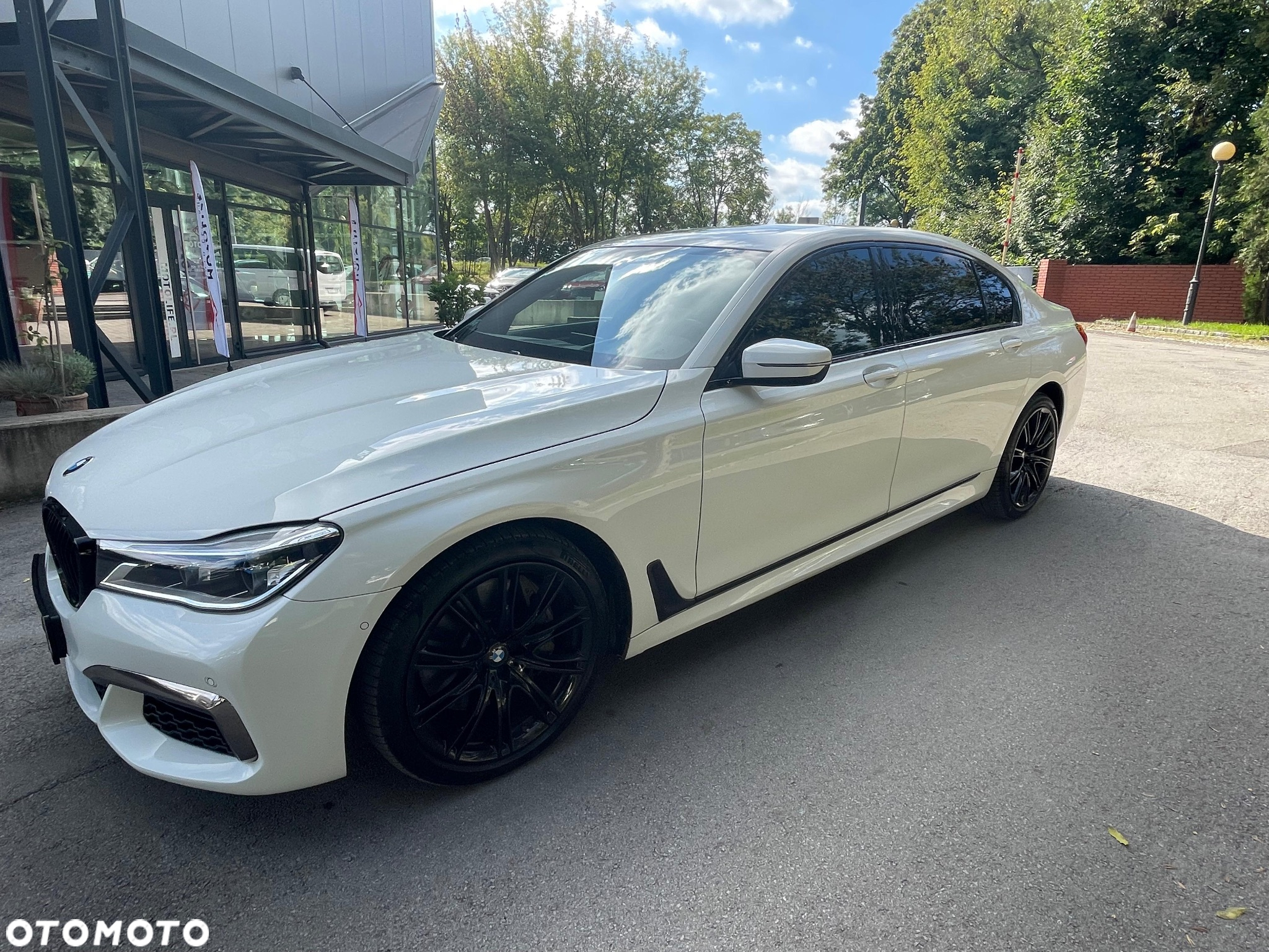 BMW Seria 7 750Li xDrive - 11