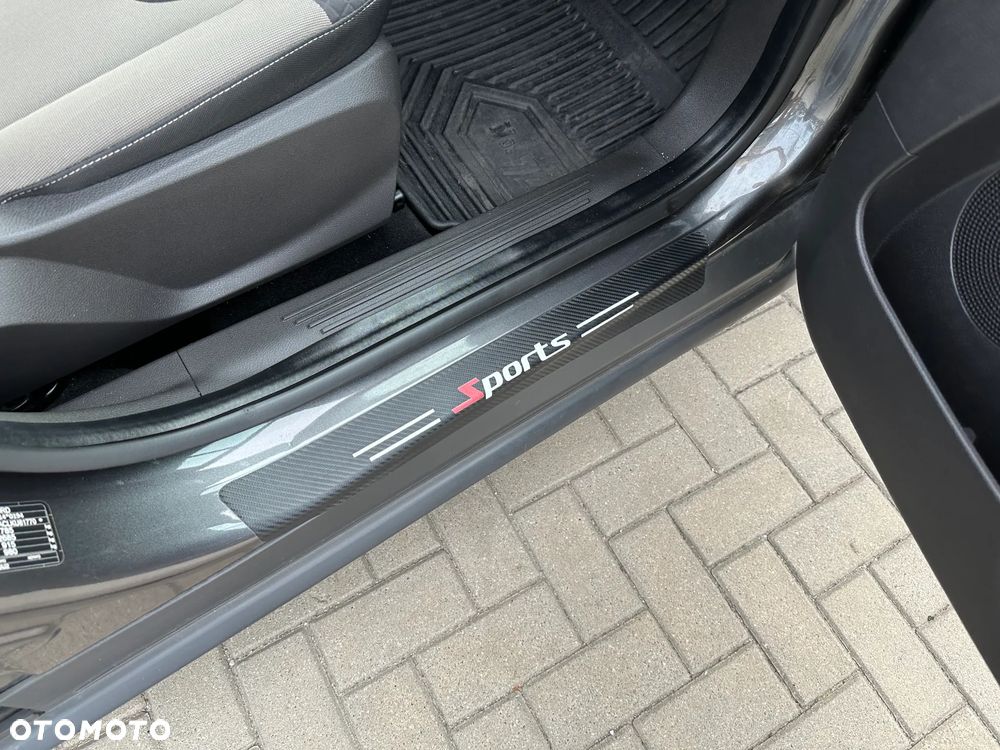 Ford Tourneo Courier - 23