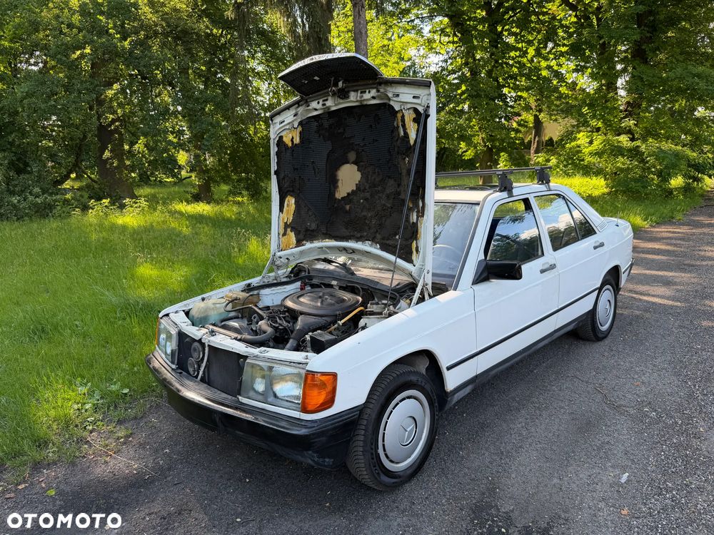 Mercedes-Benz W201 (190) - 24