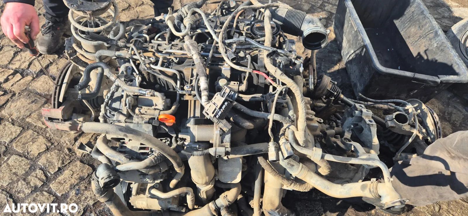 Motor fara anexe  Vw Golf 5 Golf 6 Passat b6 Jetta Touran etc 1.6 TDi 77kw diesel cod CAY - 1