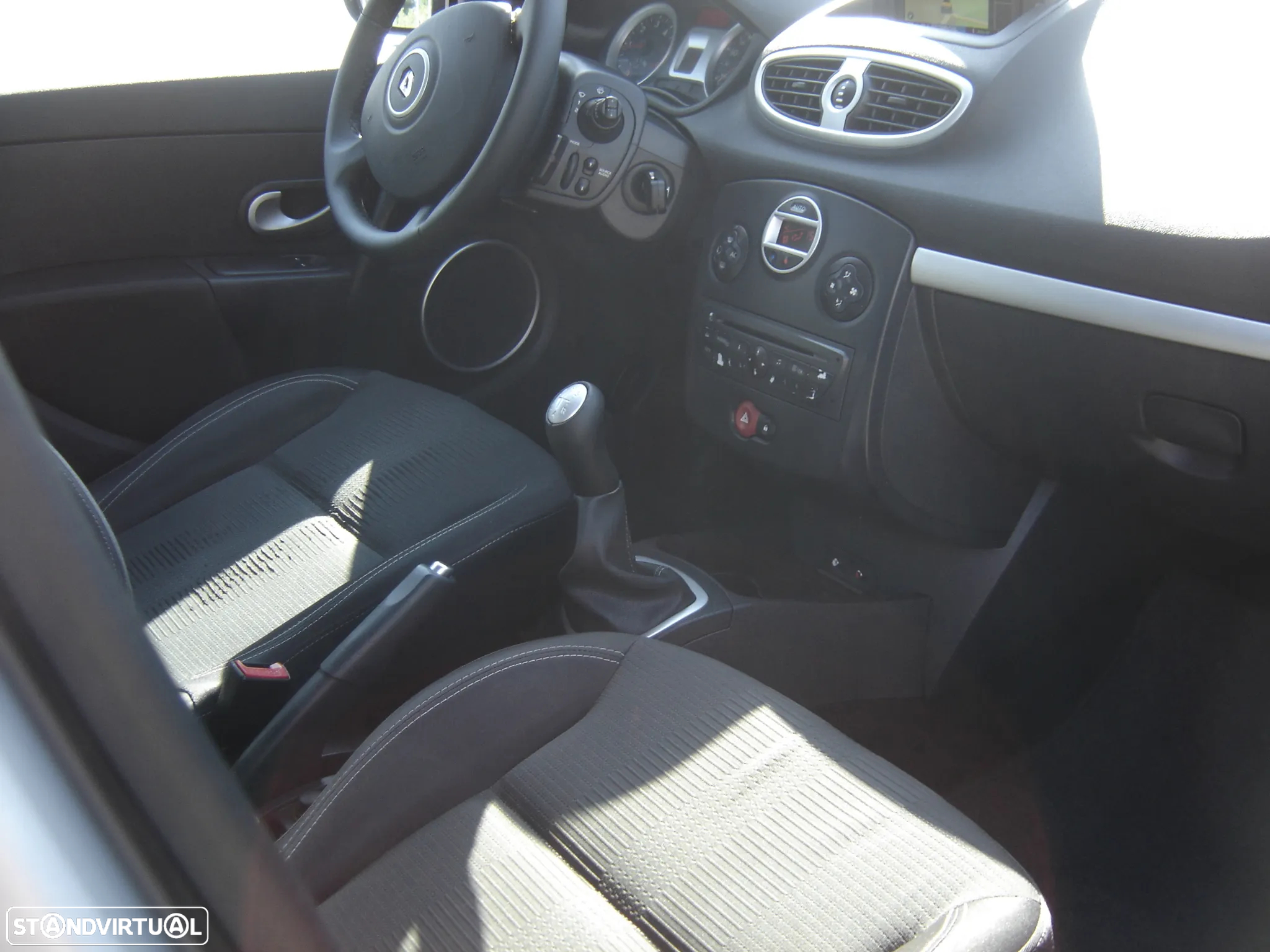 Renault Clio 1.5 dCi Dynamique S - 7