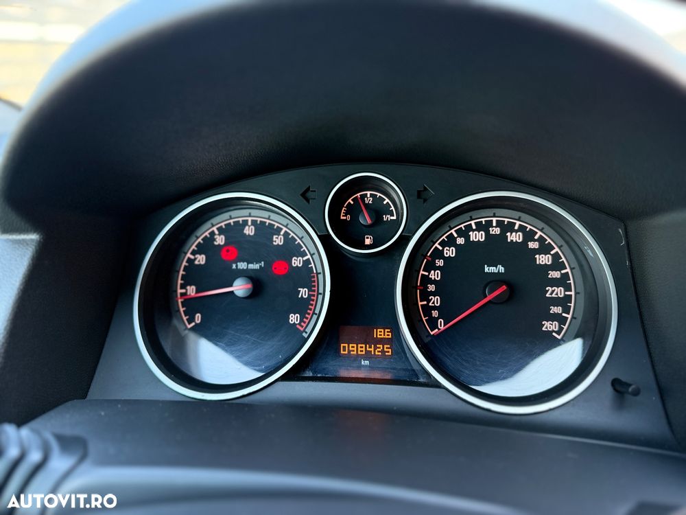 Opel Astra Caravan 1.6 16V Comfort - 9