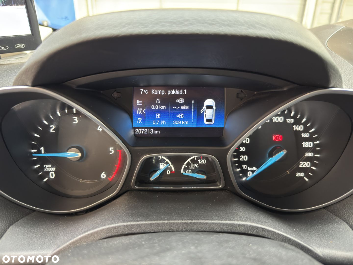 Ford Grand C-MAX - 25