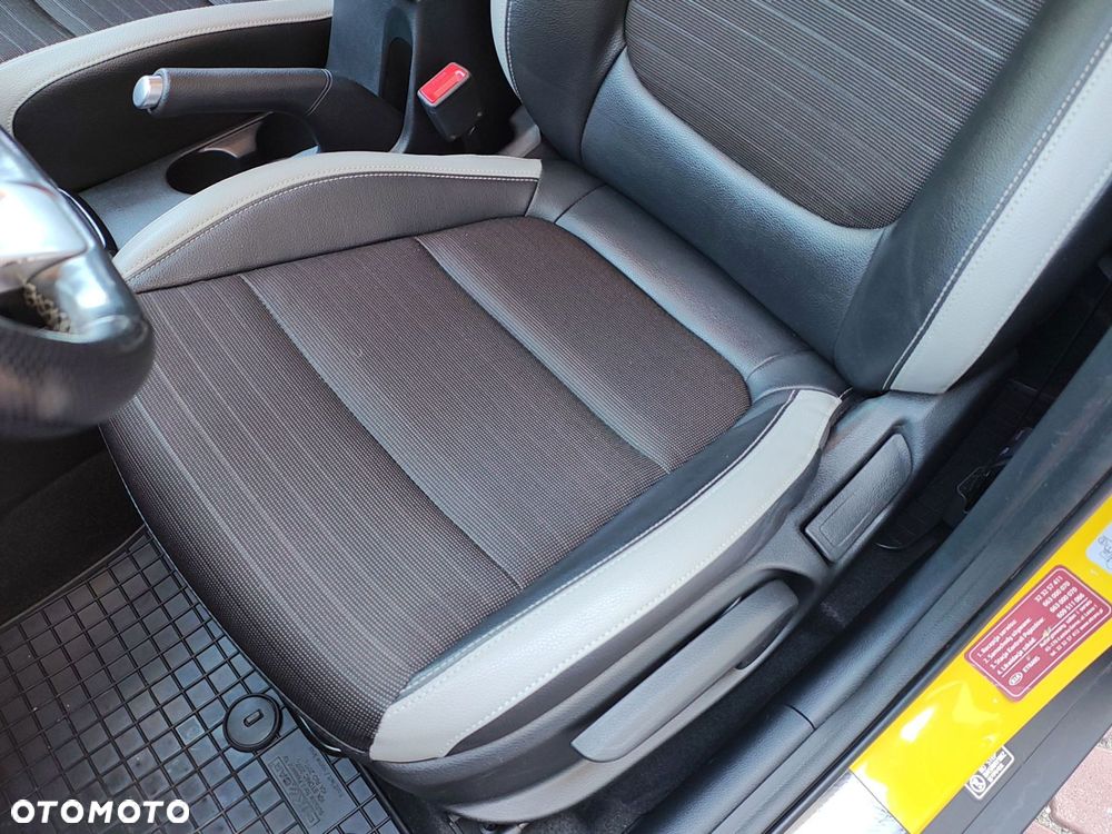 Kia Stonic 1.2 L Business Line - 12