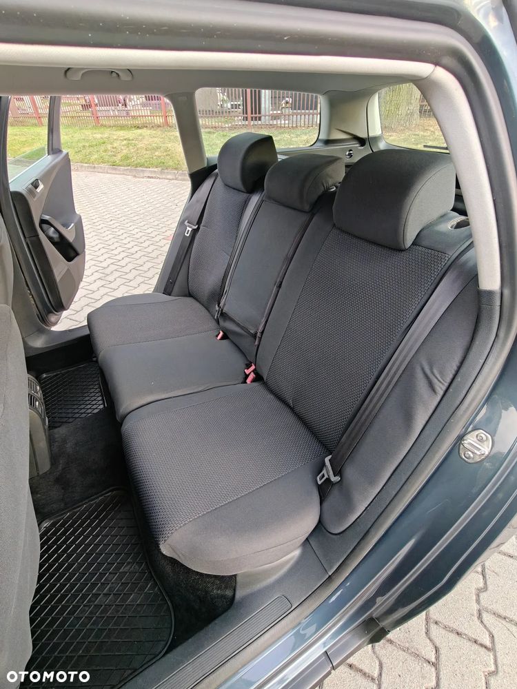 Volkswagen Passat - 26
