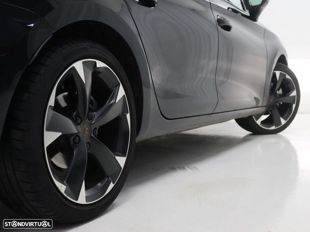 Cupra Leon ST 1.5 eTSI MID DSG - 10