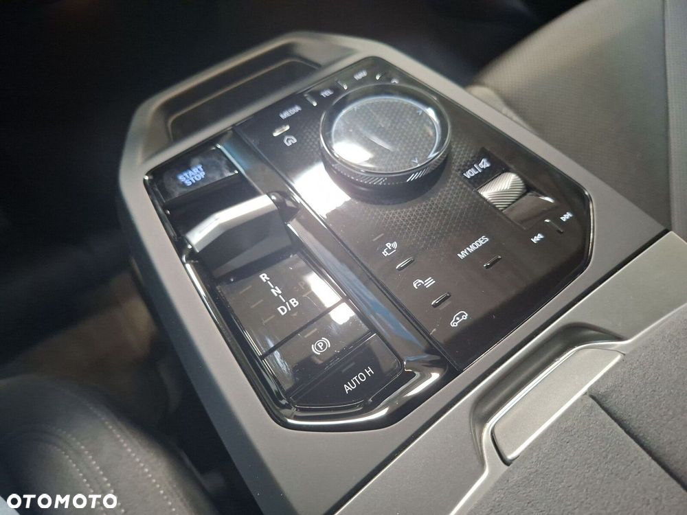 BMW iX xDrive45 100.6kWh - 17