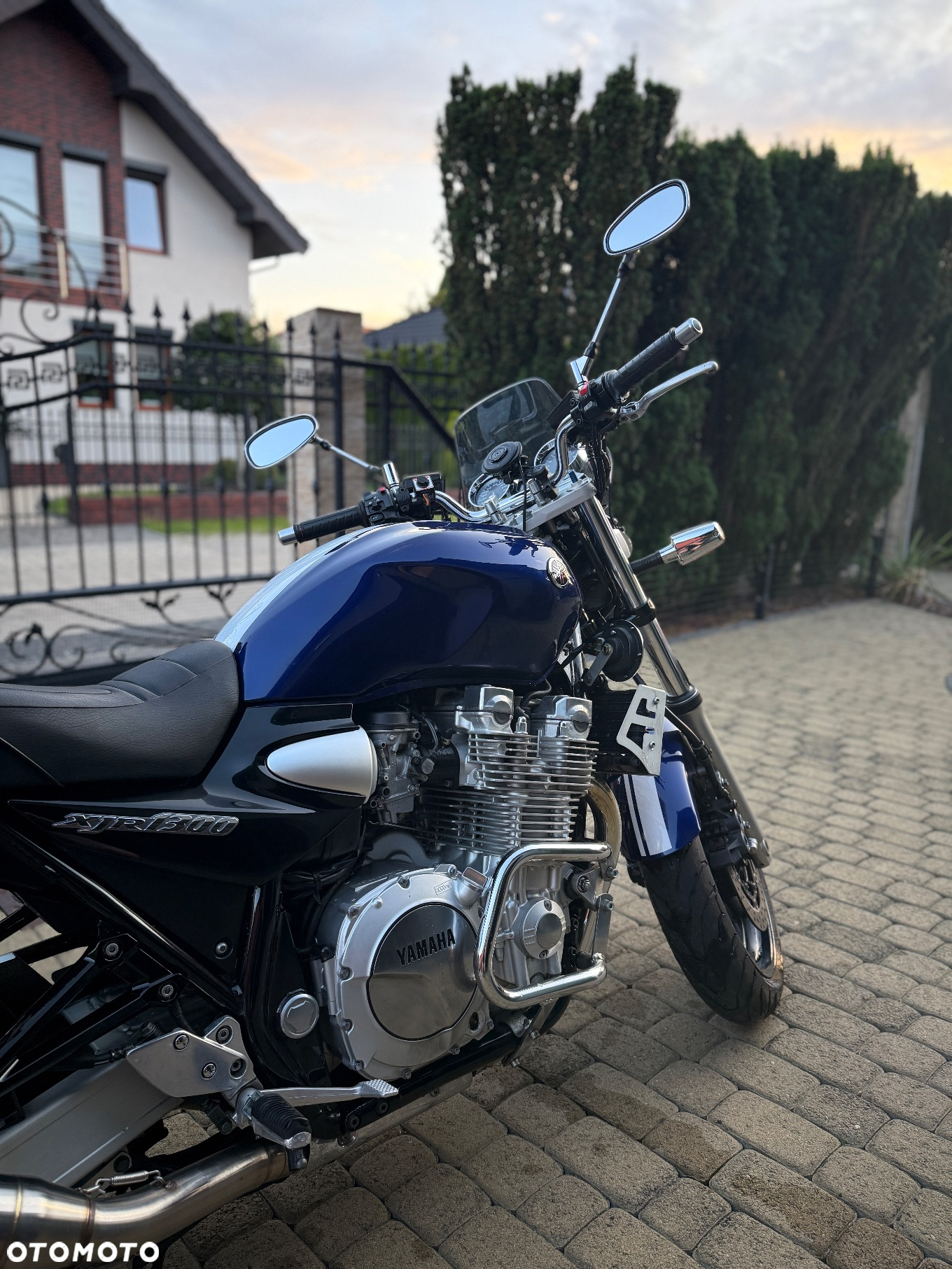 Yamaha XJR - 6