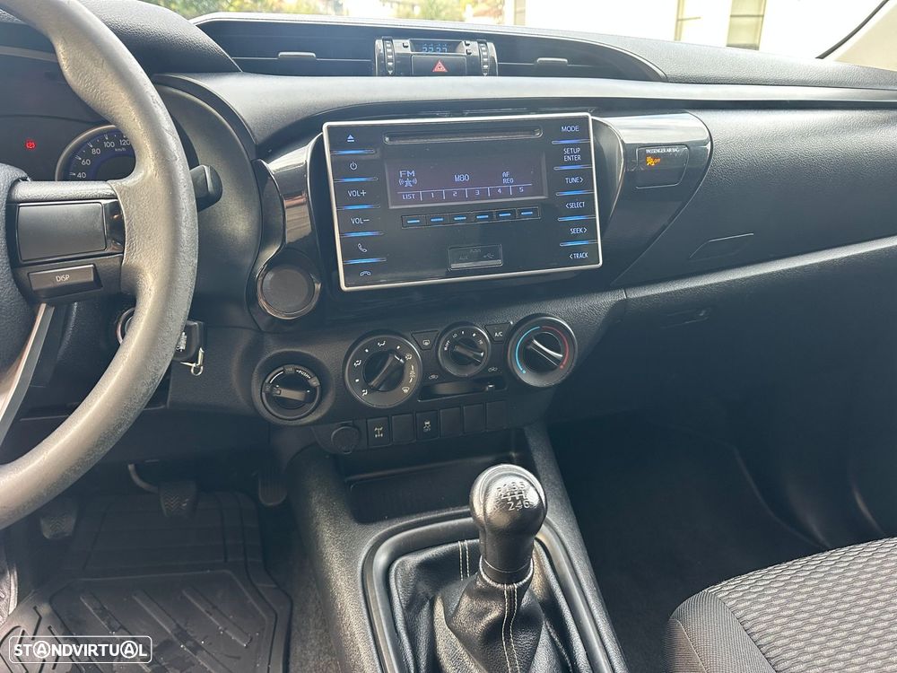 Toyota Hilux 2.4 D-4D 4WD CE Trial - 8