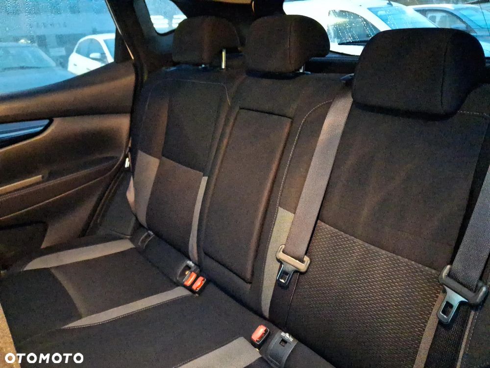 Nissan Qashqai 1.3 DIG-T N-Connecta DCT - 16