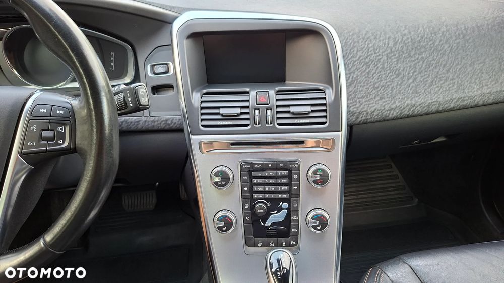 Volvo XC 60 D4 Geartronic Summum - 17