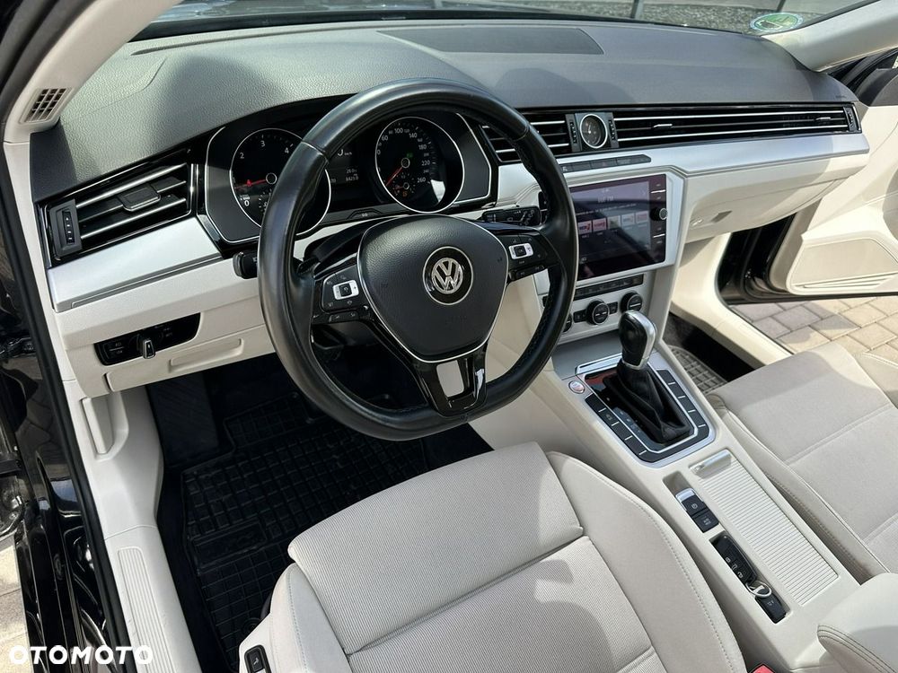 Volkswagen Passat Variant - 10