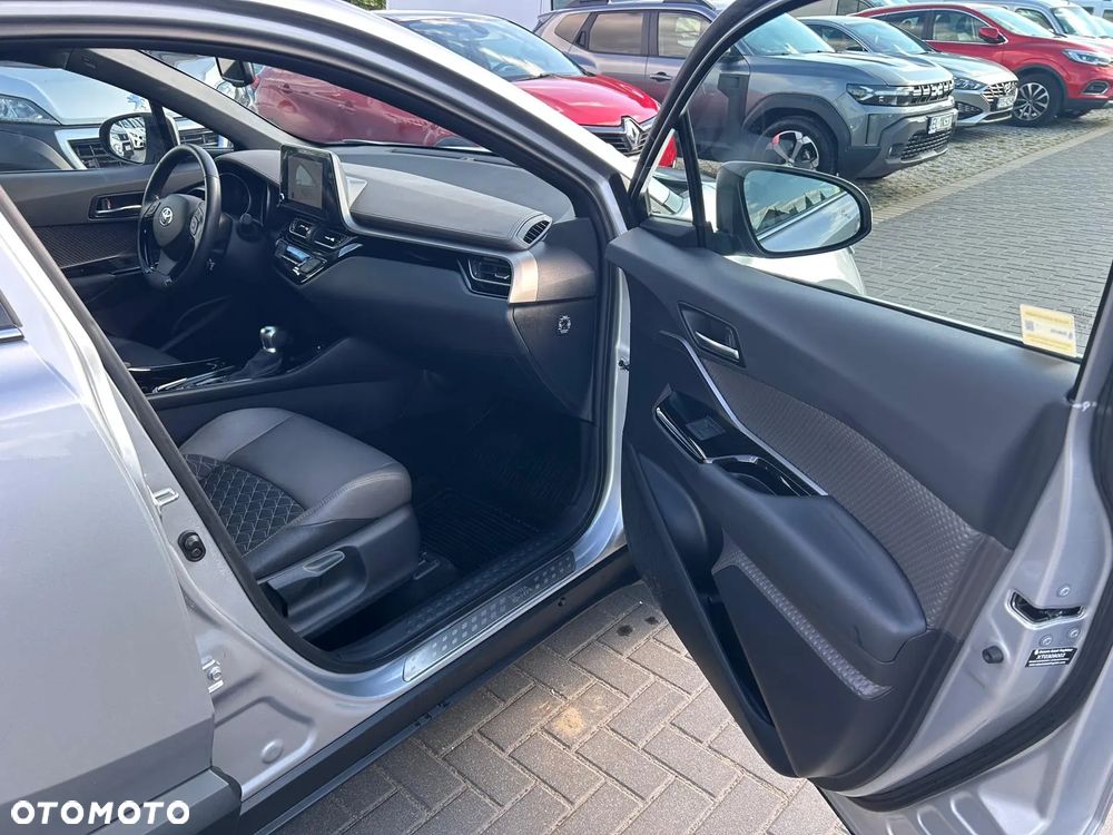 Toyota C-HR 2.0 Hybrid Executive - 32