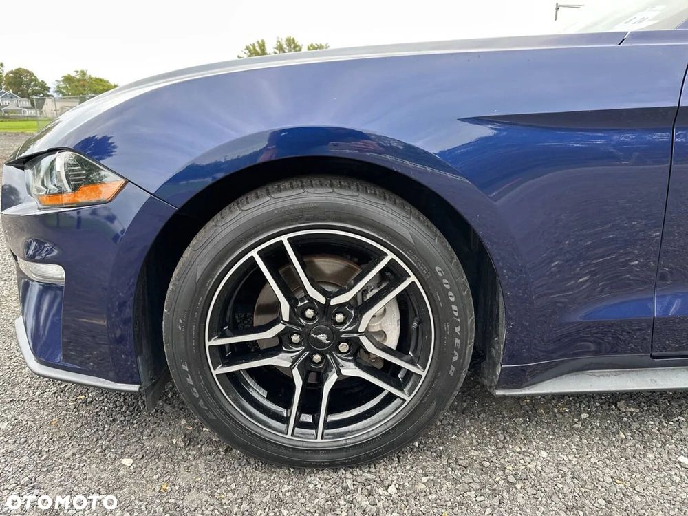 Ford Mustang - 7