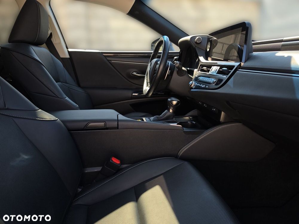 Lexus ES 300h Business Edition - 23