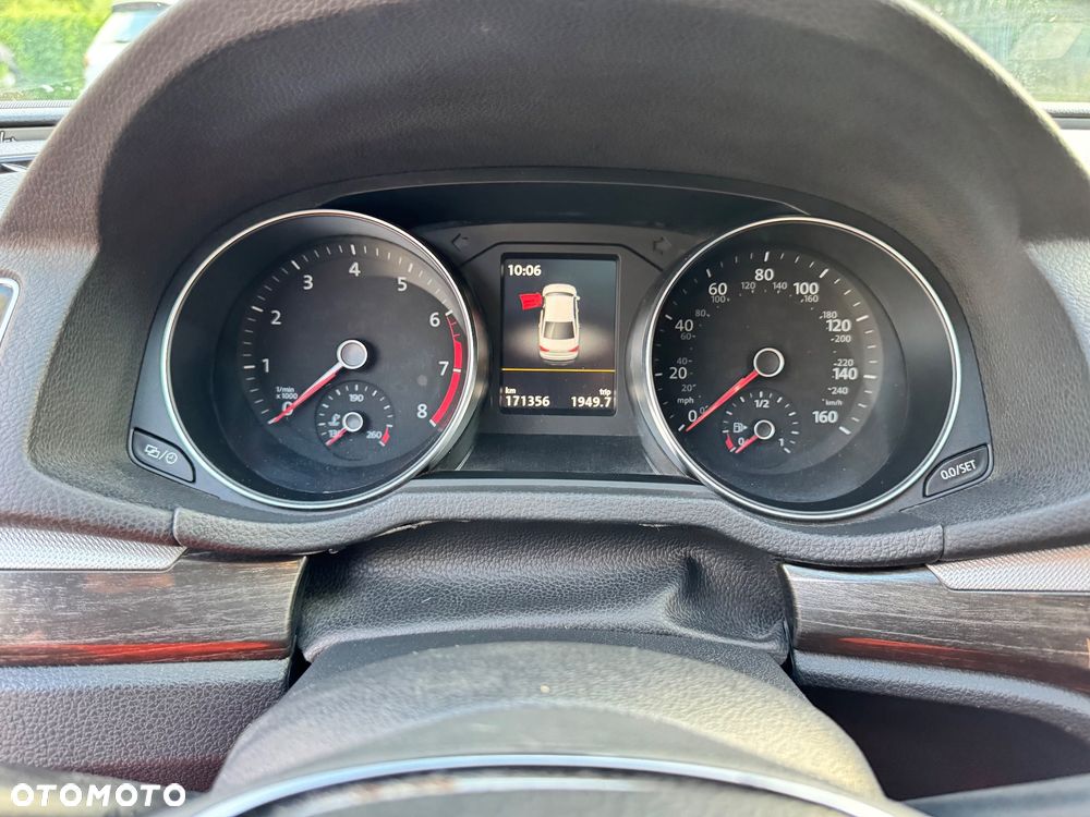 Volkswagen Passat - 11
