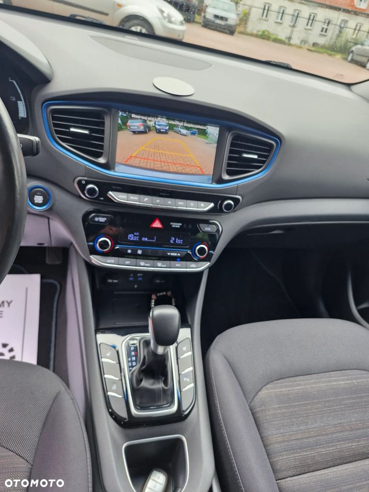 Hyundai IONIQ Hybrid Business - 15
