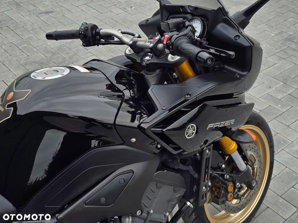Yamaha FZ8 - 17