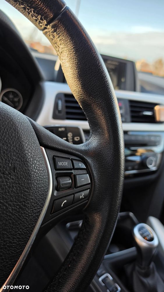 BMW Seria 3 320d - 23