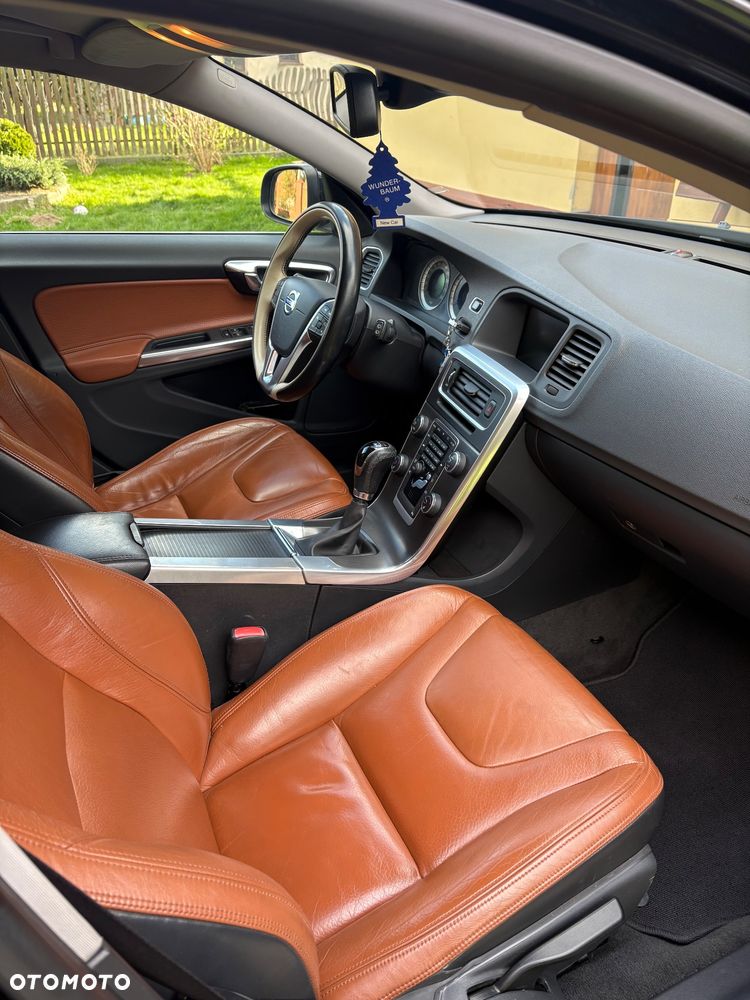 Volvo V60 2.0T - 13