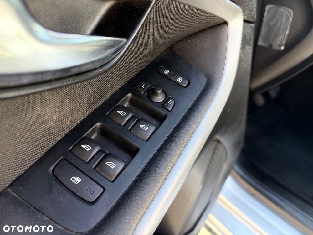 Volvo V40 D2 Momentum - 11