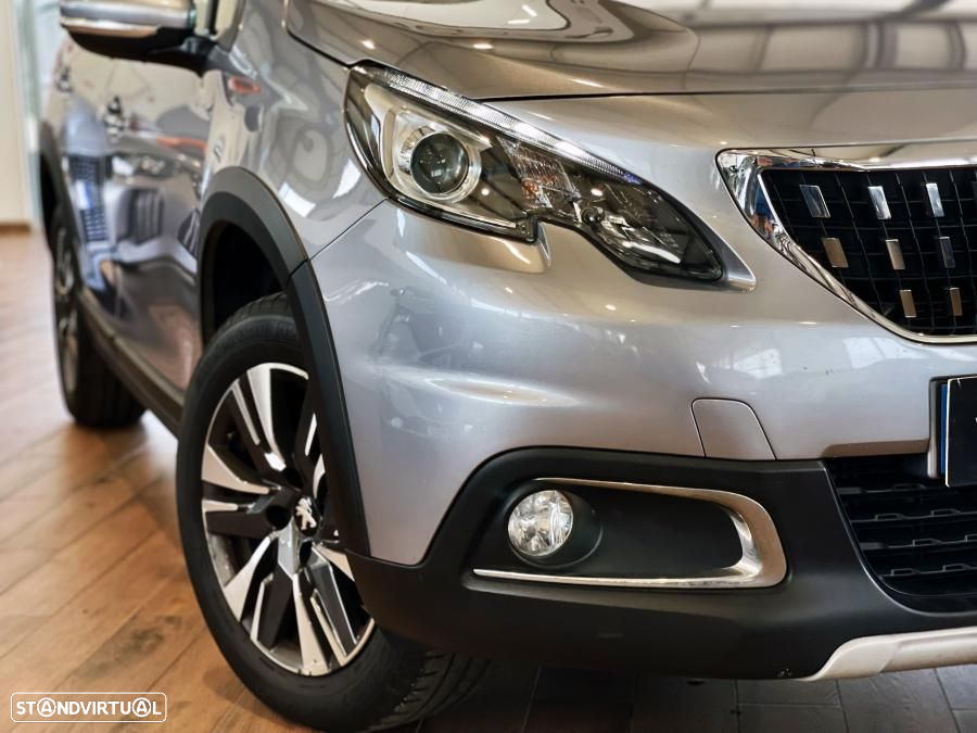 Peugeot 2008 1.2 PureTech Allure - 6