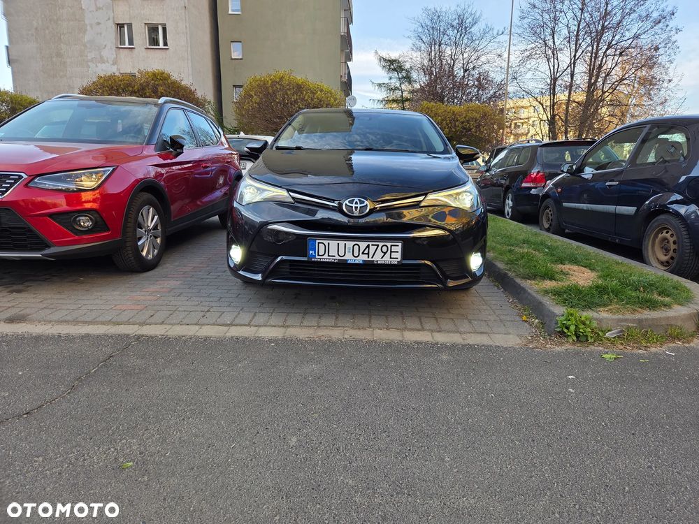 Toyota Avensis 1.8 Premium - 1