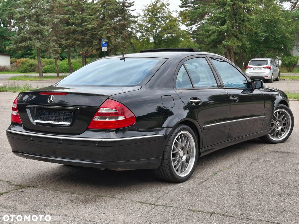 Mercedes-Benz Klasa E 500 Avantgarde Sport Edition - 22