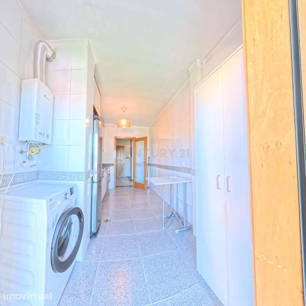 Apartamento T2 com Piscina,  junto ao Hospital da Luz - Grande imagem: 4/17