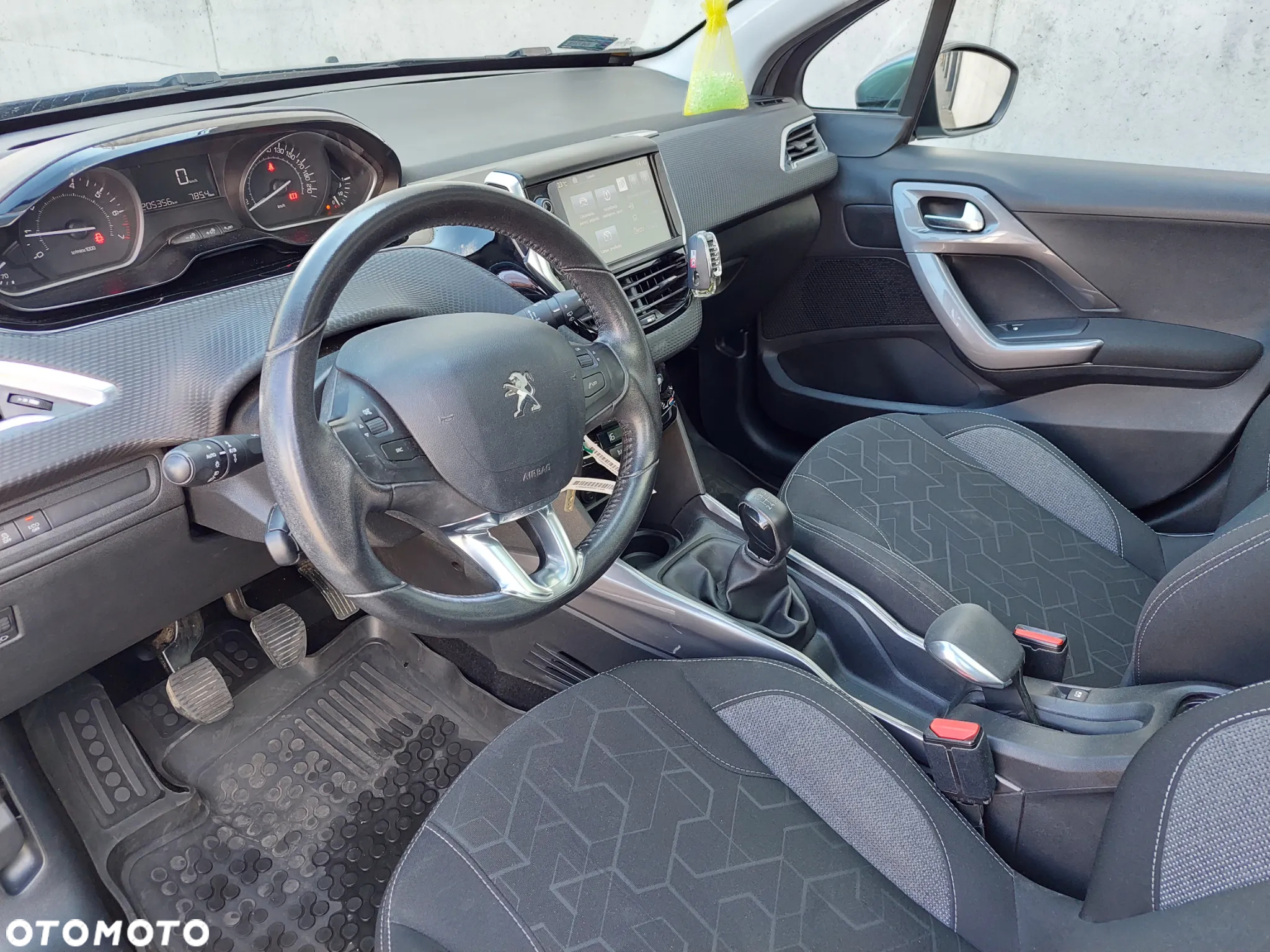 Peugeot 2008 - 10