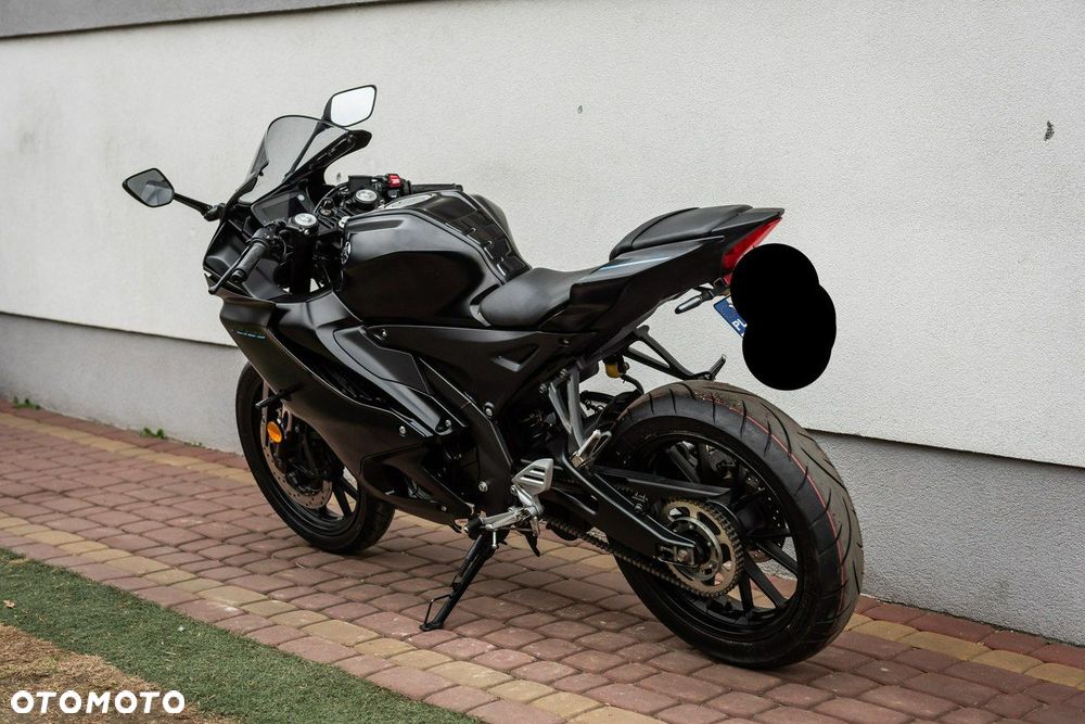 Yamaha YZF - 4