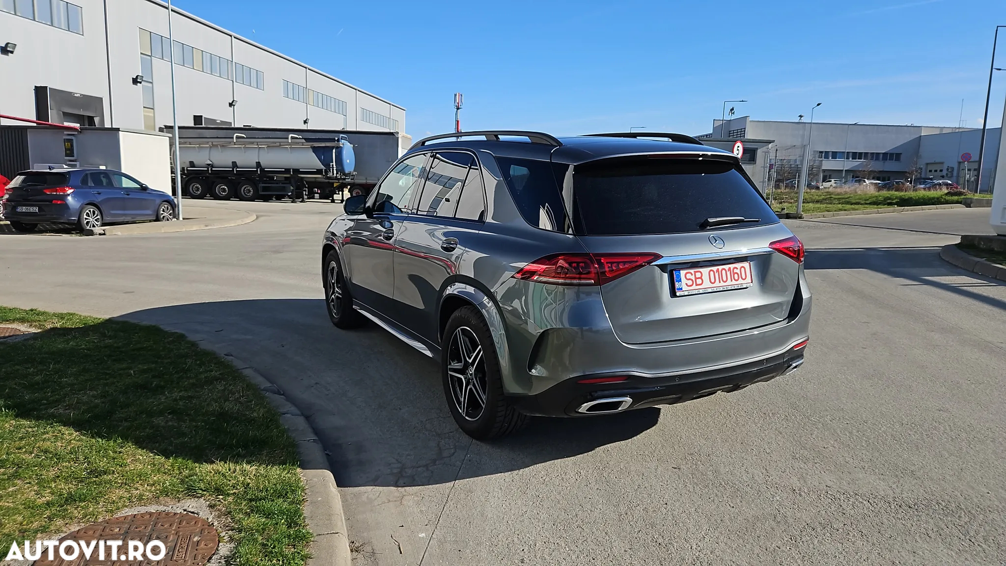 Mercedes-Benz GLE 350 d 4Matic 9G-TRONIC AMG Line - 4