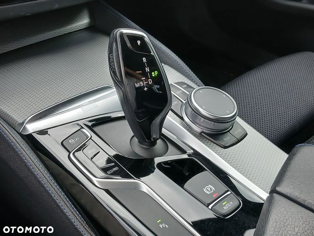 BMW Seria 5 520d M Sport sport - 18
