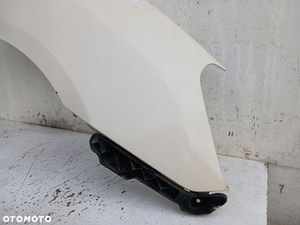 Kia Carens Iii Błotnik Prawy A1 - 3