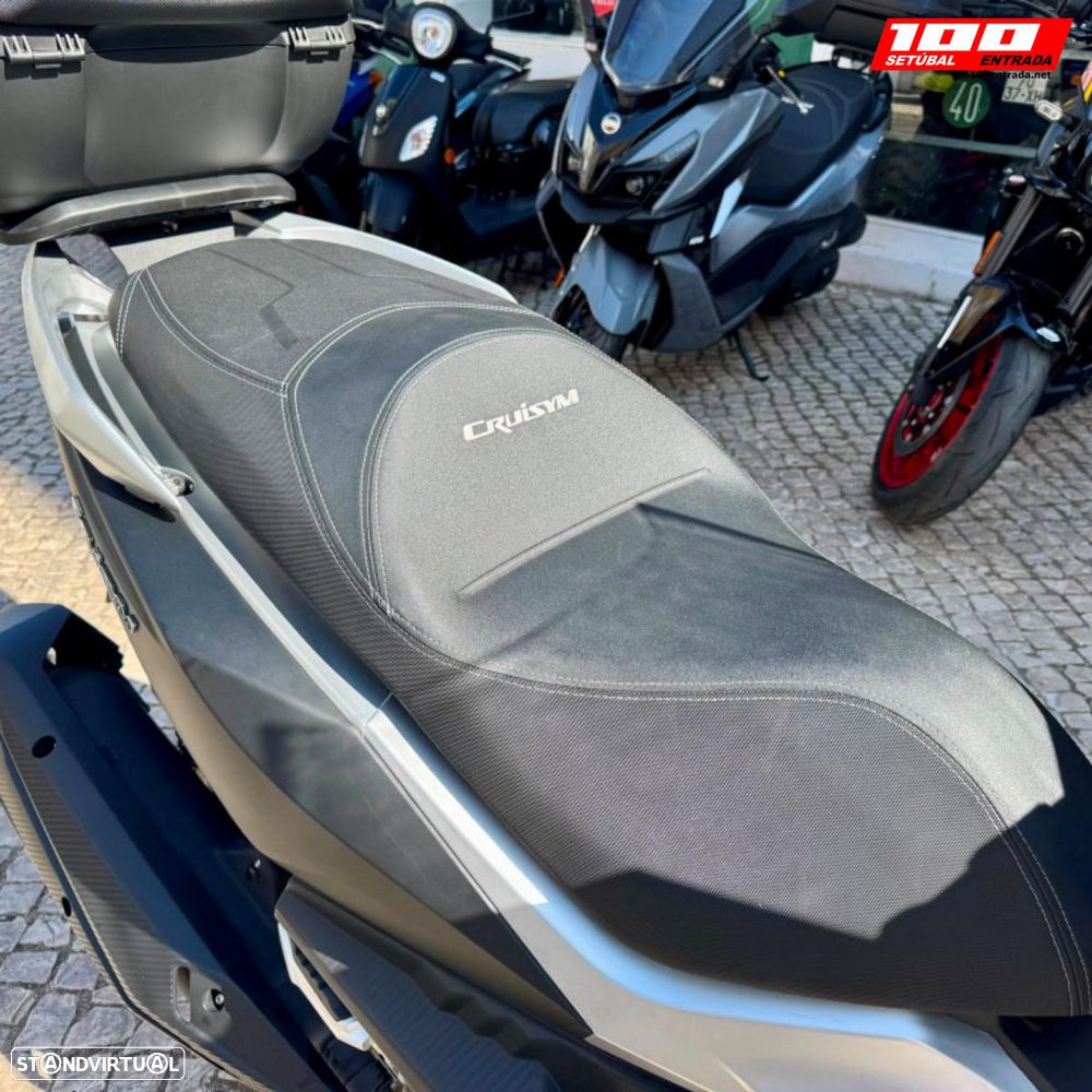 Sym Cruisym 300 - 16
