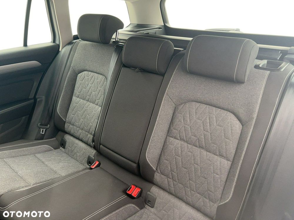 Volkswagen Passat - 13