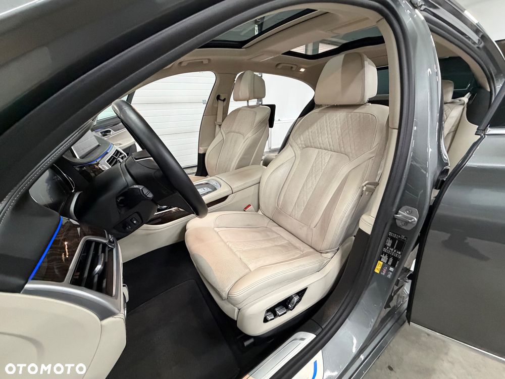 BMW Seria 7 - 18