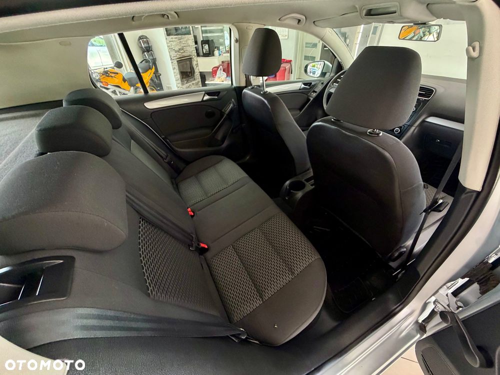 Volkswagen Golf - 23