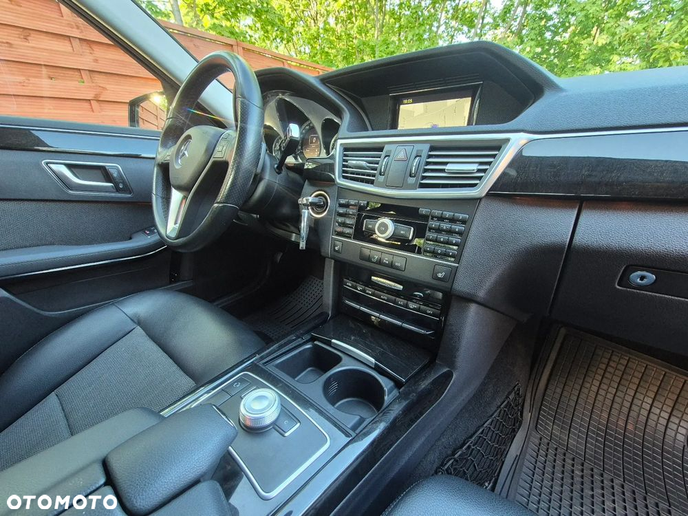 Mercedes-Benz Klasa E 200 BlueEFFICIENCY 7G-TRONIC Avantgarde - 26