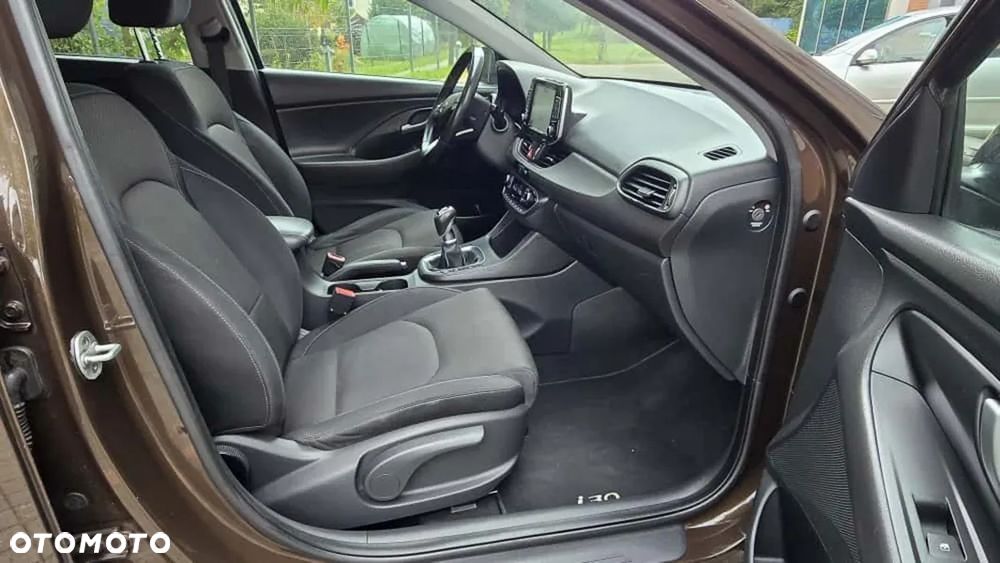 Hyundai i30 1.4 T-GDI Intro Edition - 13