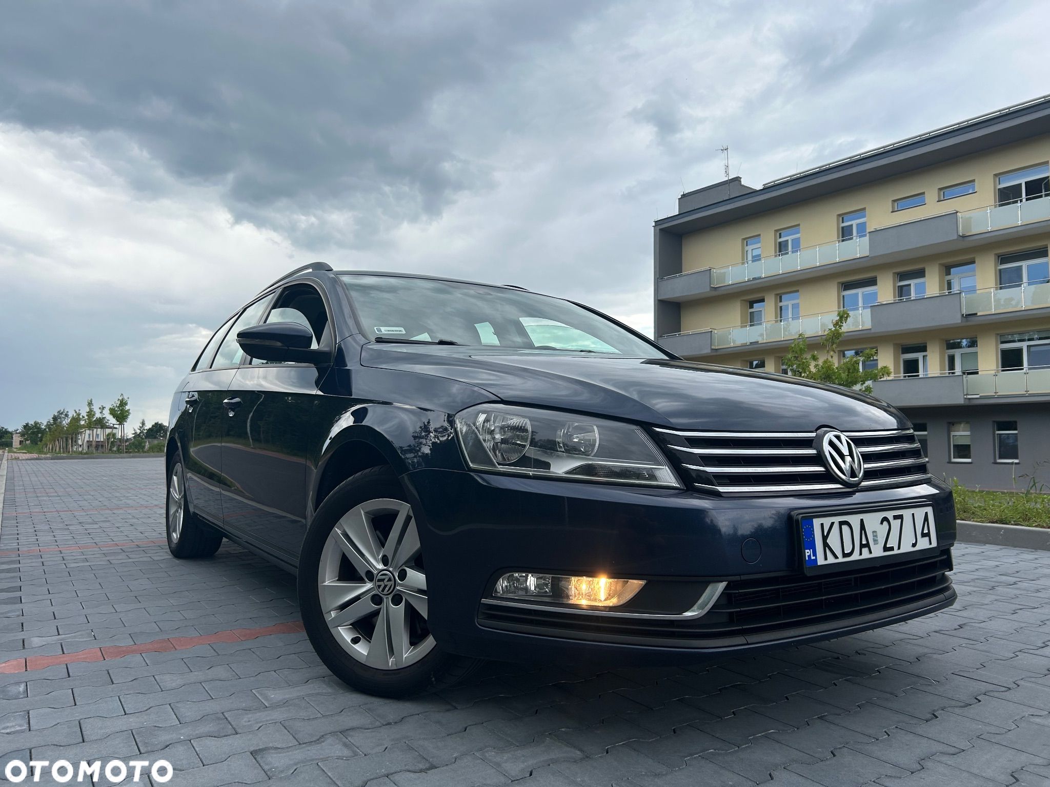Volkswagen Passat - 1