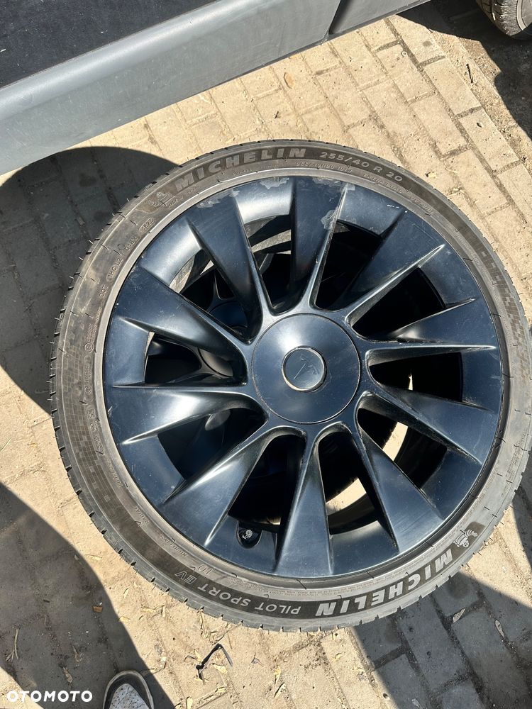 ALUFELGI KOŁA TESLA MODEL Y R20 5X114.3 MICHELIN. - 4