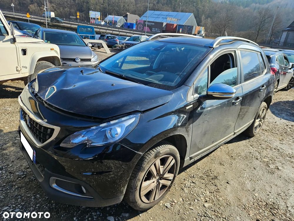 Peugeot 2008 PureTech 130 GPF Black Edition - 2