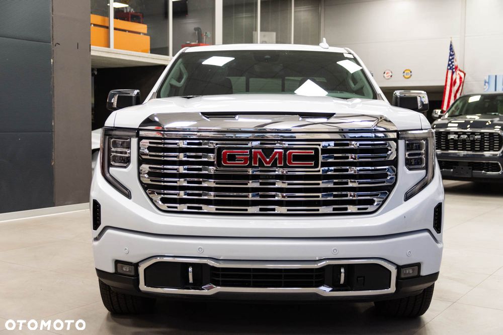 GMC Sierra - 4